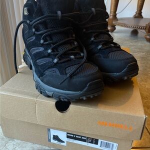 Merrell Men's Moab 2 Vent Mid Boots - Black and Gray